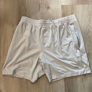 ALO Yoga Men's Light Beige Athletic Shorts